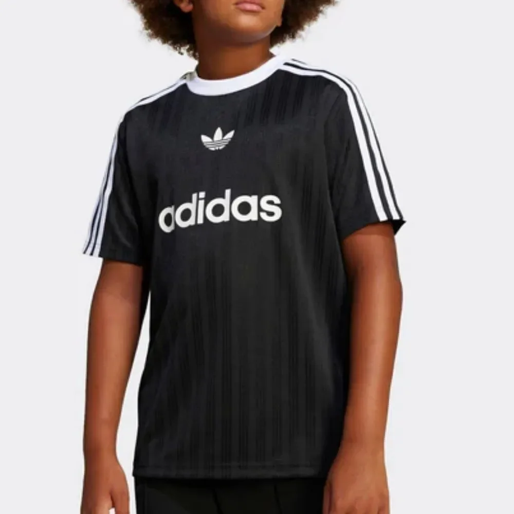 Boys Adidas Black and White T-shirt(Size 9-10yrs)
